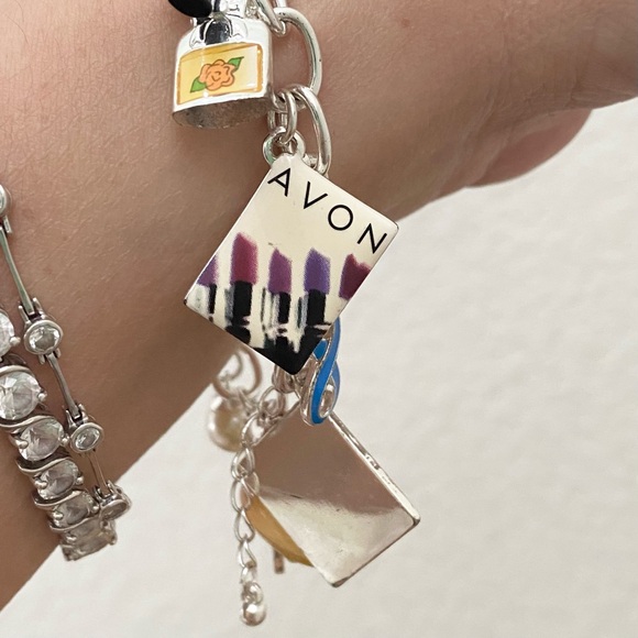 2011 AVON 125th Anniversary Enameled 12-Charm Bracelet 40.1g - Picture 5 of 16